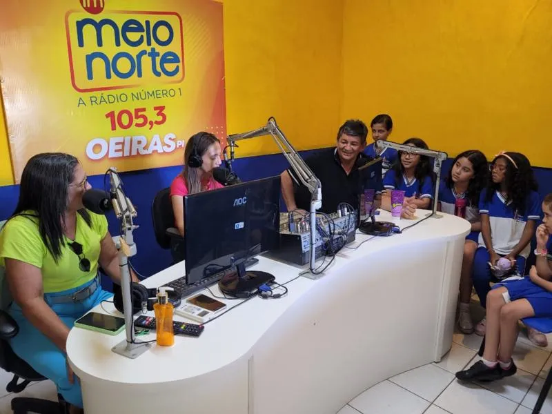 Alunas do Colégio Madre de Deus Kids compartilham experiências na Rádio Meio Norte FM