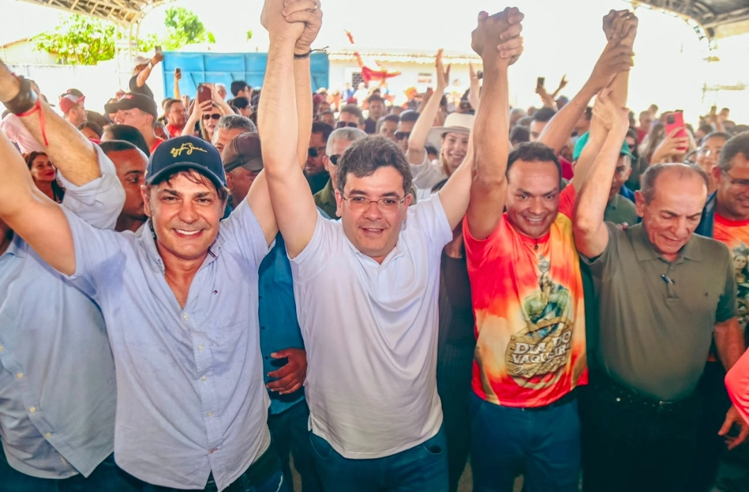 Ex-prefeito Roger Linhares deixa oposição e declara apoio à Rafael Fonteles
