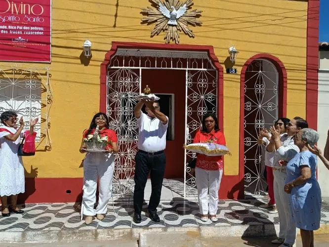 Missa da Ascensão do Senhor, Coroação do Divino Espírito Santo e sorteio do novo imperador marcam o domingo em Oeiras