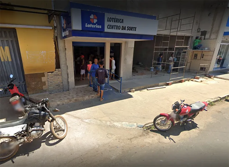 Criminosos abrem buraco em parede para roubar casa lotérica em Castelo do Piauí