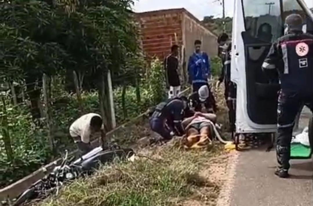 Colisão entre motocicletas deixa três feridos em Oeiras