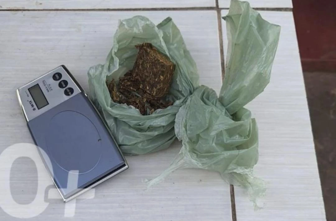Polícia Militar prende homem com drogas e material para o tráfico em Parnaíba