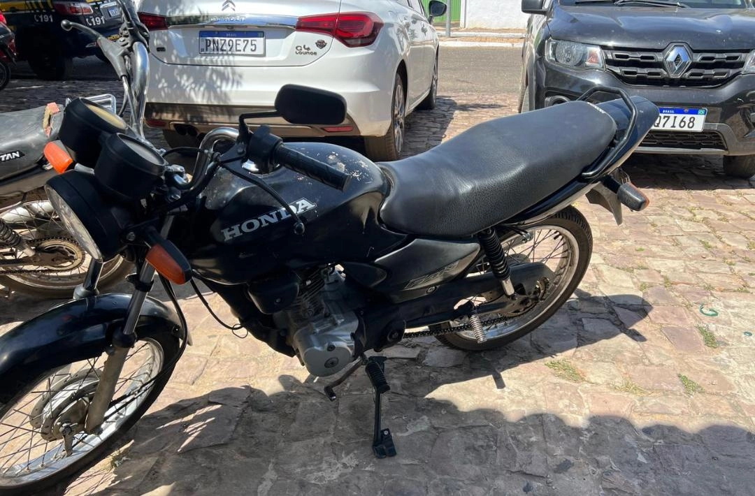 PRF encaminha mulher à Delegacia Regional de Oeiras por trafegar em motocicleta com sinais de adulteração