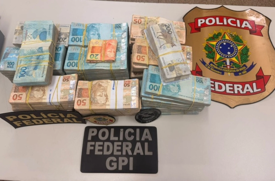PF prende homem e apreende R$ 830 mil em espécie perto de banco no Piauí
