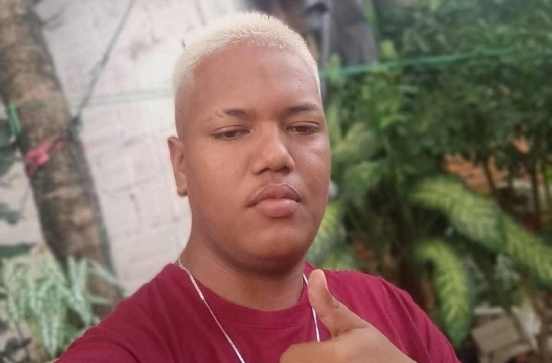 Jovem é executado com 14 tiros dentro de casa em Teresina; avó é baleada