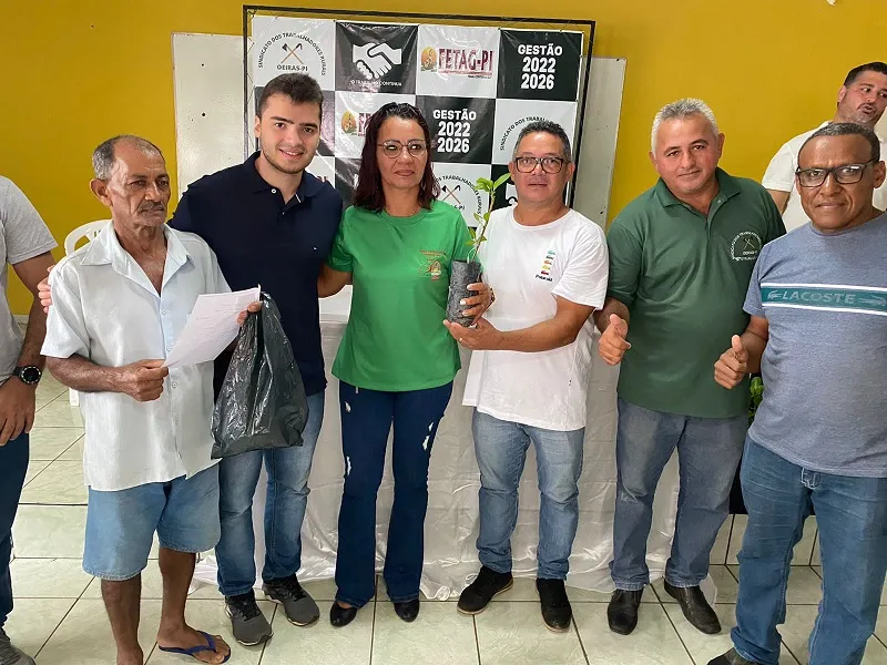 STTR de Oeiras fortalece agricultura familiar com distribuição de mudas de caju