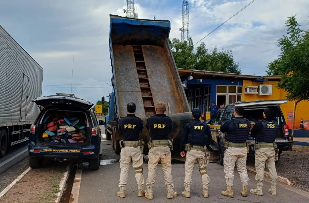 PRF apreende 350 kg de skunk em fiscalização na BR-316 em Picos