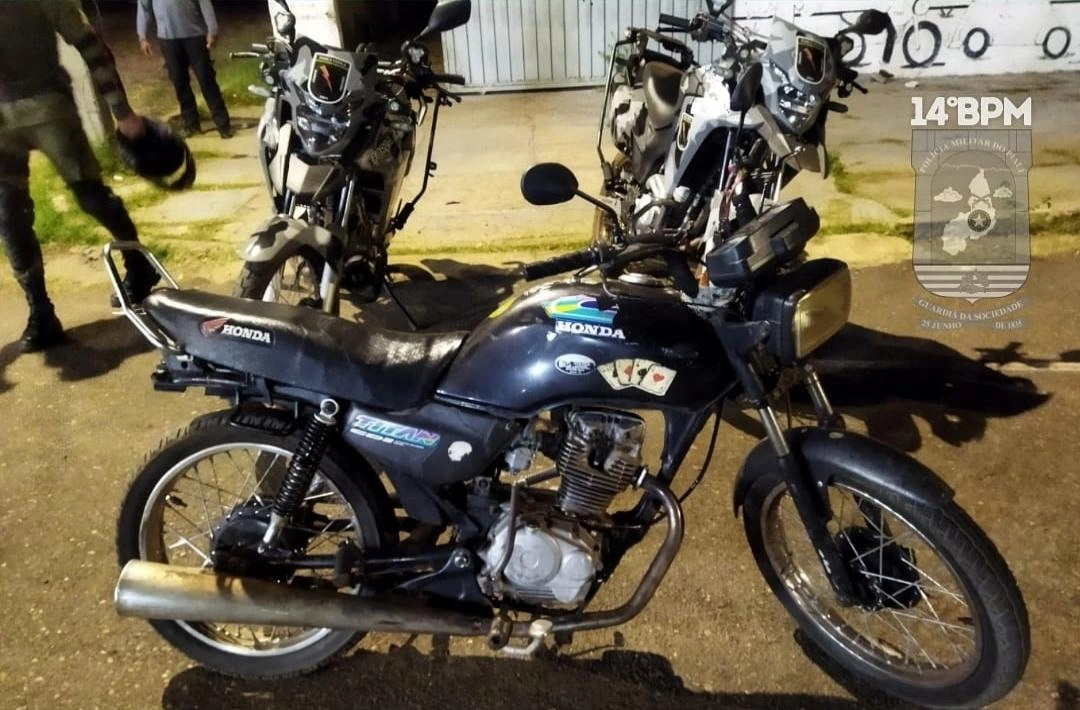 PM intercepta dupla em moto irregular e chega à terceira apreensão em dois dias