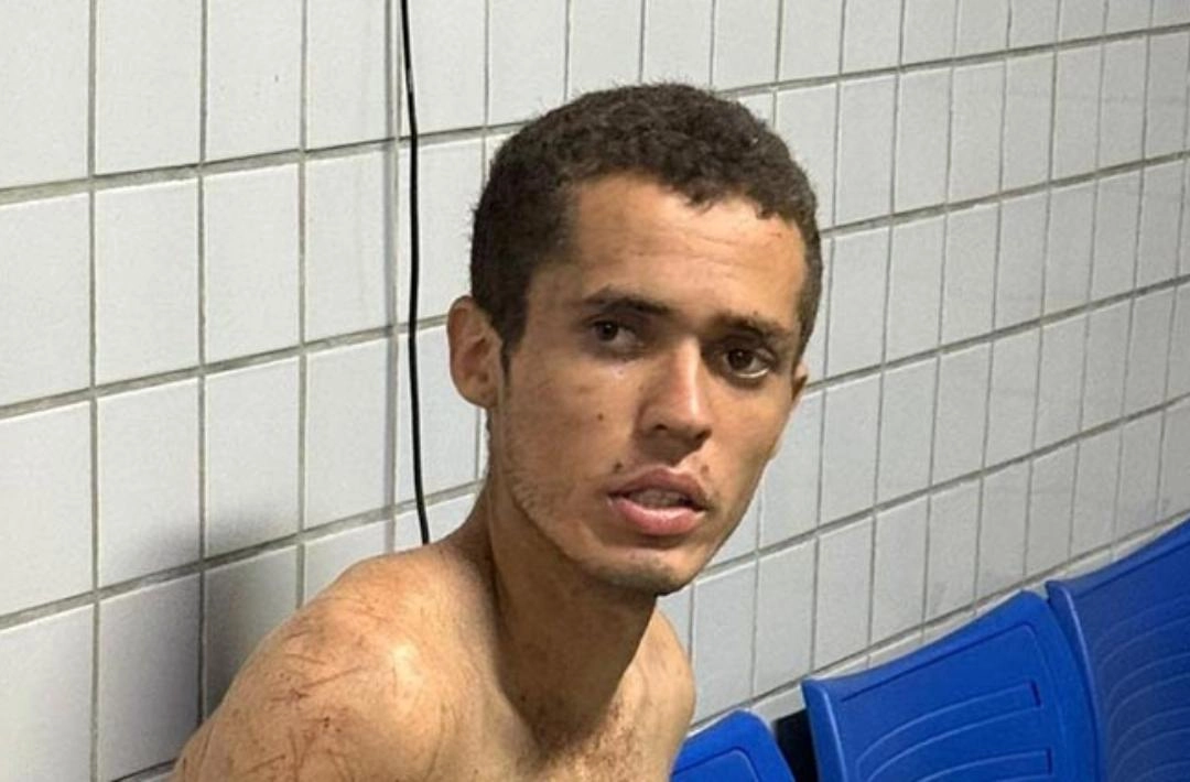 Suspeito de matar o próprio pai a facadas após discussão é preso nu em Teresina