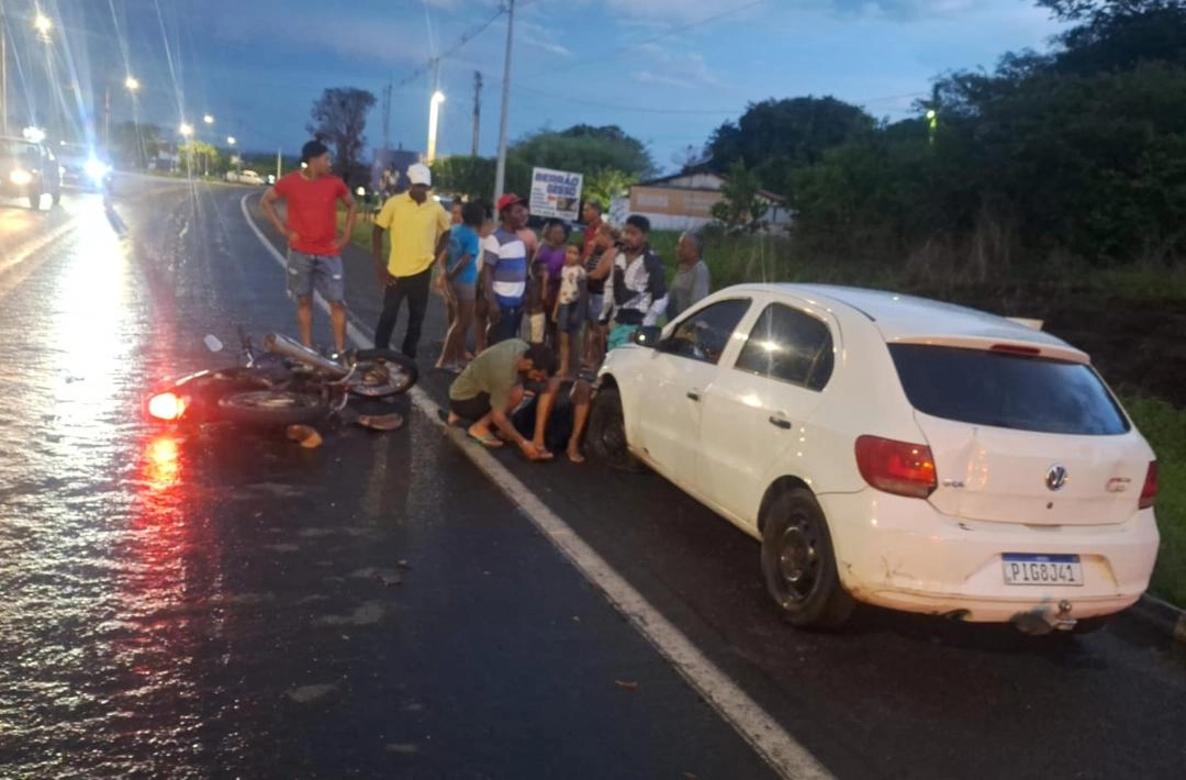 Motorista é preso por embriaguez após colisão entre carro e moto na BR-230 em Oeiras