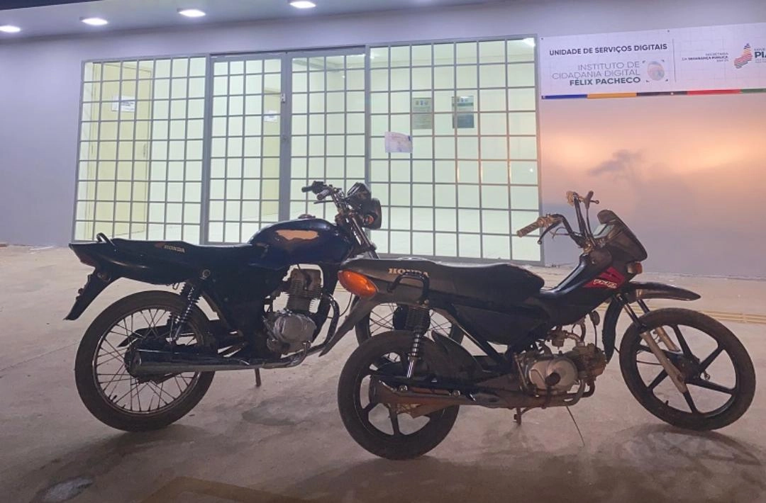 Dupla é presa com motos furtadas em Oeiras durante o final de semana, em abordagem na PI-143