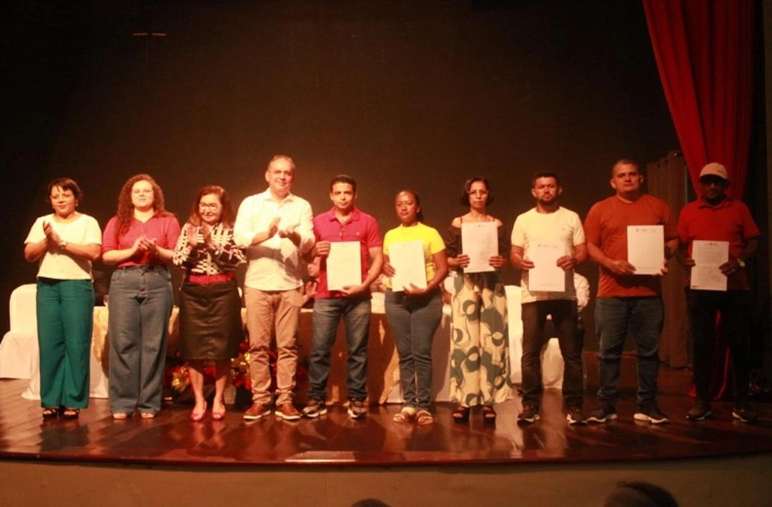 REURB entrega Certidões de Regularização Fundiária a 81 famílias em Oeiras