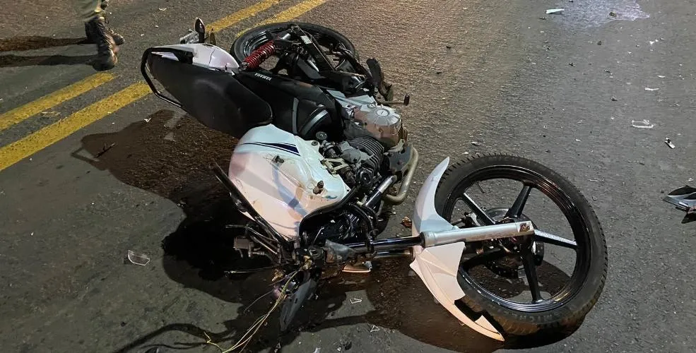 Grave acidente entre duas motos na BR-230 deixa condutores feridos em Oeiras