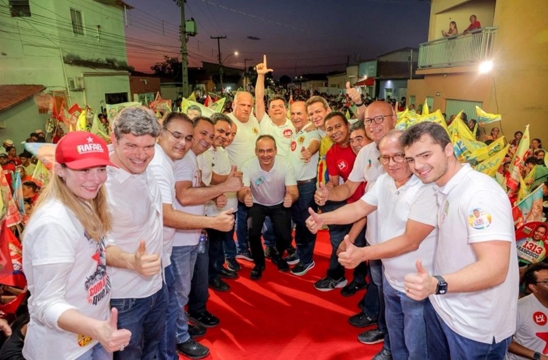 “Oeiras nunca viu um volume de obras tão grande”, afirma Rafael Fonteles em comício no município