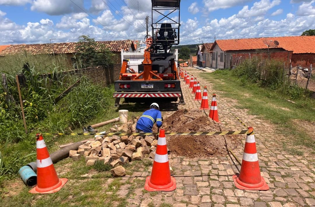 Mais de 7,5 mil moradores são beneficiados por melhorias no abastecimento de água em bairros de Elesbão Veloso