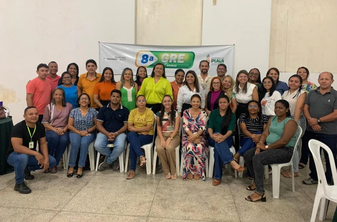 Caravana Pedagógica reúne equipes escolares da 8ª GRE em ação estratégica