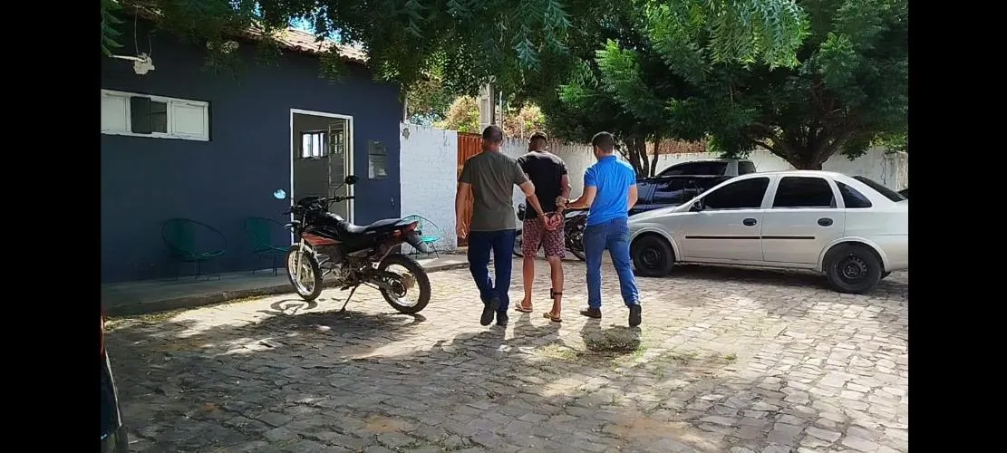 Polícia Civil prende acusados de furtos em Oeiras