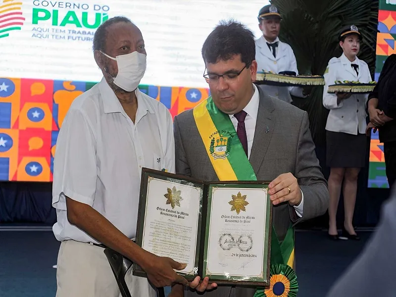 Personalidades são homenageadas com Ordem do Mérito Renascença em Oeiras