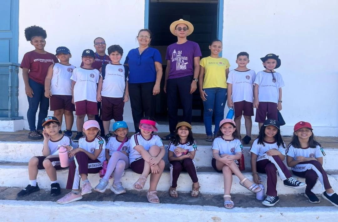 Alunos do 2º ano da Sociedade Educacional Paulo Freire visitam Museu Histórico de Oeiras