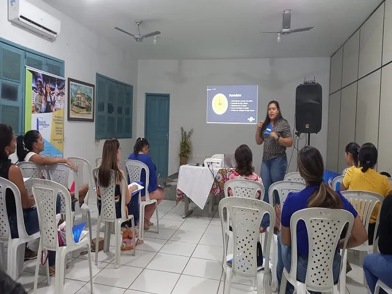 Semics e Sebrae realizam oficina 'Como construir uma loja virtual' em Oeiras