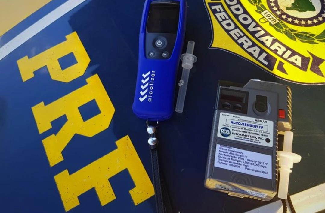 Homem é levado à delegacia após teste do bafômetro na BR-230 em Oeiras