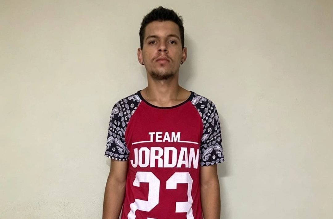 Homem é assassinado com cinco tiros dentro de casa em Oeiras