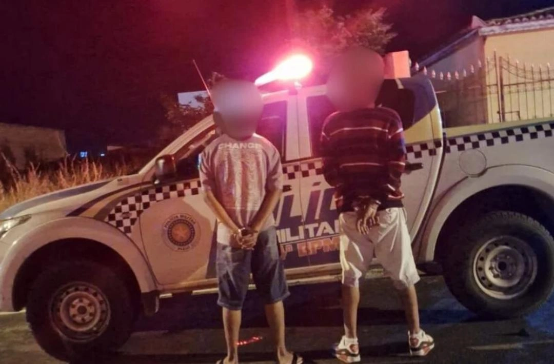 Polícia Militar apreende drogas e prende suspeitos de tráfico em terreno baldio de Pio IX