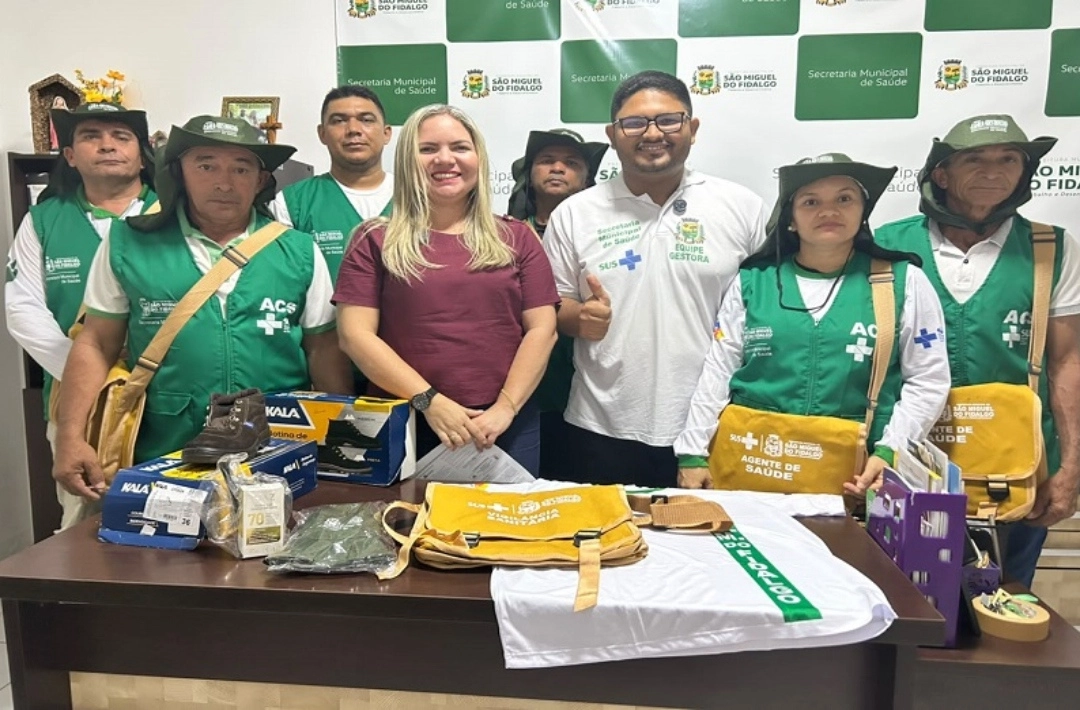 São Miguel do Fidalgo realiza entrega de fardamentos para servidores da Saúde