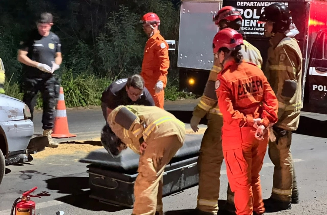 Colisão entre carro e moto deixa um morto e outro ferido na BR-230 em Floriano