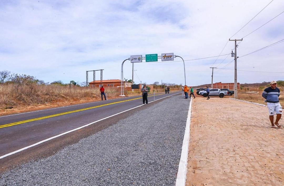 Governo do Estado irá restaurar 100% da malha rodoviária do Piauí até o fim do ano