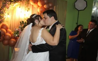 Priscila Carvalho Amorim e Lucas Ibiapino Alves se unem em matrimônio religioso