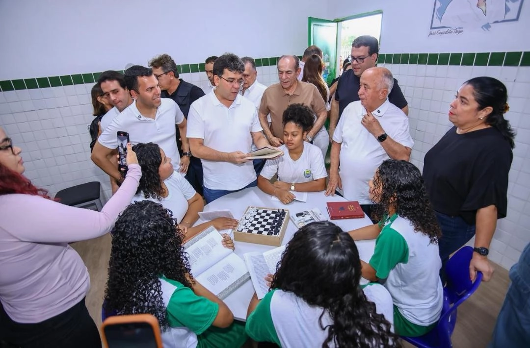 Rafael Fonteles entrega escola padrão ouro, anuncia asfaltamento e construção de ginásio poliesportivo em Passagem Franca