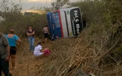 Tragédia: Ônibus com 50 romeiros de Teresina sofre grave acidente