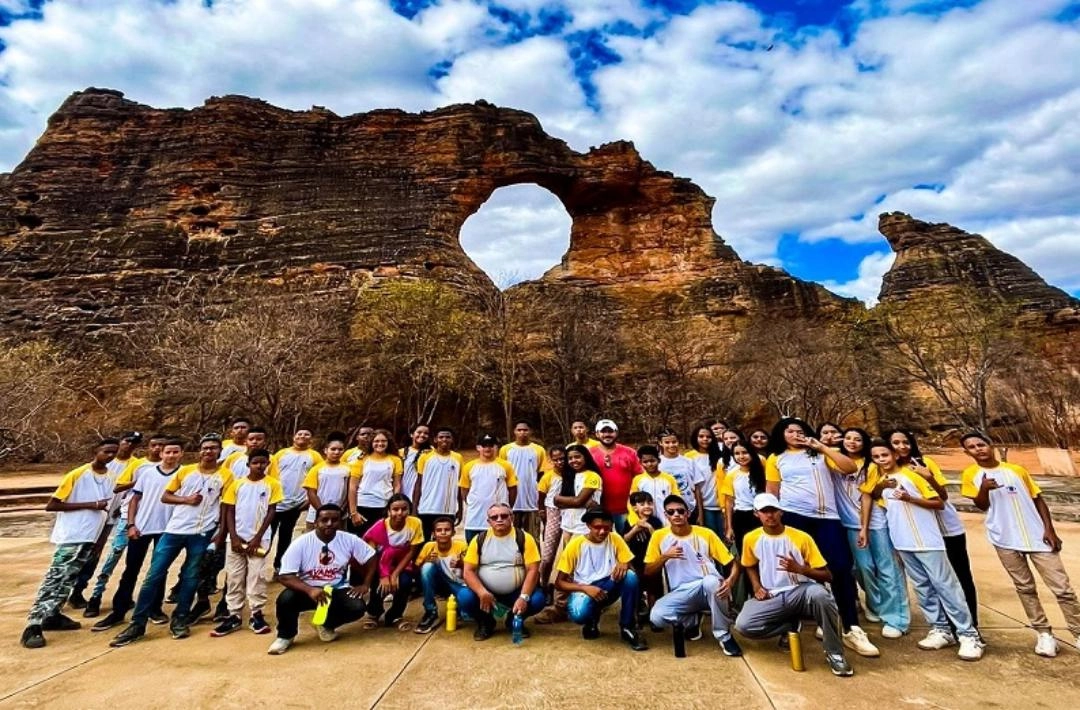 Alunos da zona rural de Oeiras visitam Parque Nacional da Serra da Capivara