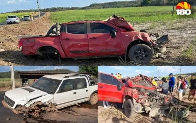 Violência do impacto deixa caminhonetes completamente destruídas em acidente no Piauí
