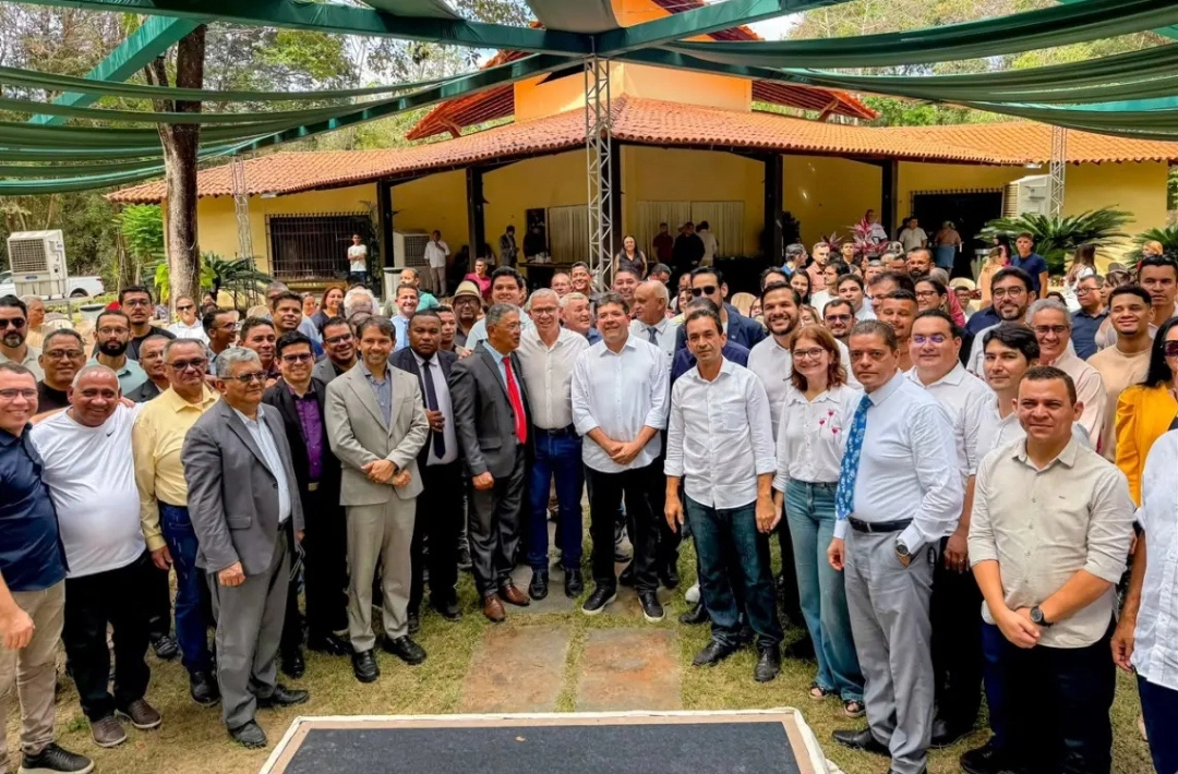 Fonteles reúne lideranças evangélicas e ressalta trabalho das igrejas no Piauí