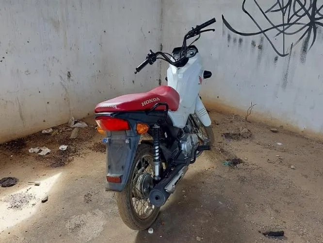 Polícia Civil recupera moto furtada no Centro de Oeiras; câmeras flagram o momento do furto