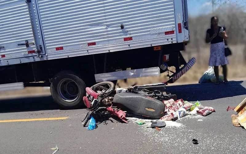 Motociclista morre após ser atingido por caminhão em Luzilândia