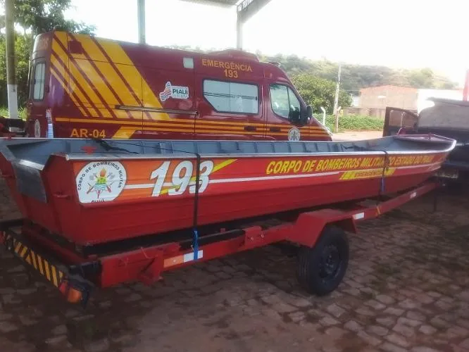 Corpo de Bombeiros de Oeiras é acionado para ajudar no socorro as vitimas das inundações em Patos do Piauí