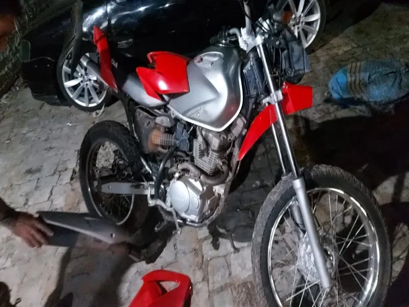 Moto furtada em Oeiras no domingo, é recuperada pela polícia
