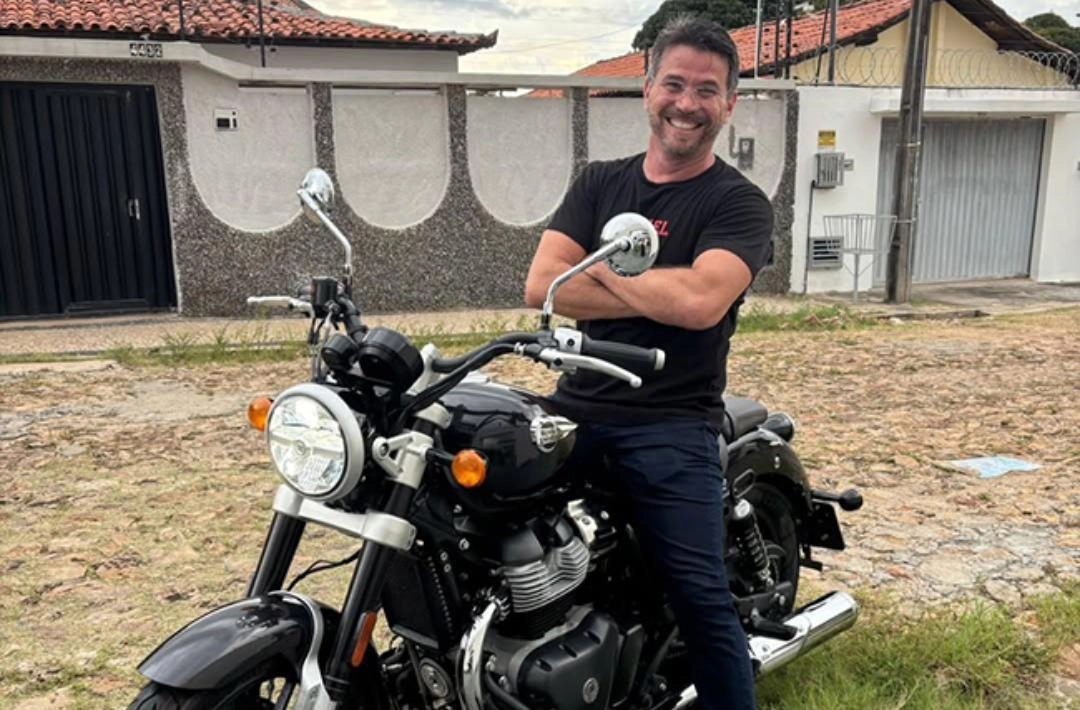 Apresentador César Filho sofre grave acidente de moto no Piauí e é transferido para hospital em Teresina