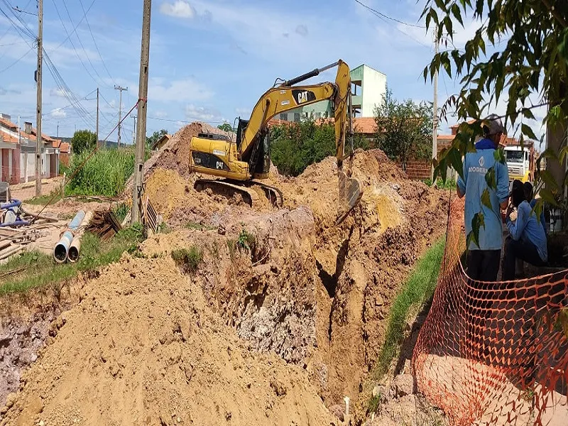 Trabalhador fica soterrado em acidente nas obras de galeria de águas pluviais em Oeiras