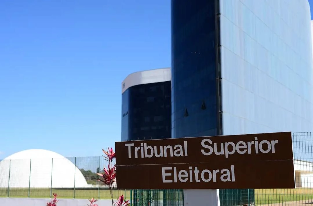 Faltando 45 dias para o fim do prazo, 13 secretários deixarão o governo