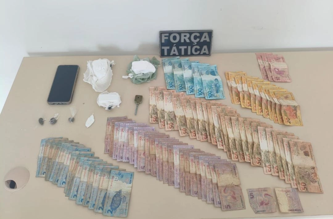 Homem é preso com drogas escondidas em casa e dinheiro em Conceição do Canindé