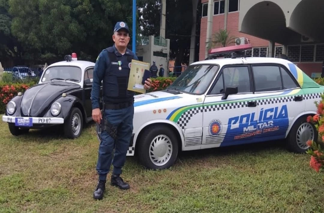 Policial oeirense Dênecle Portela Freitas é condecorado com medalha de prata por 20 anos de serviço na Polícia Militar