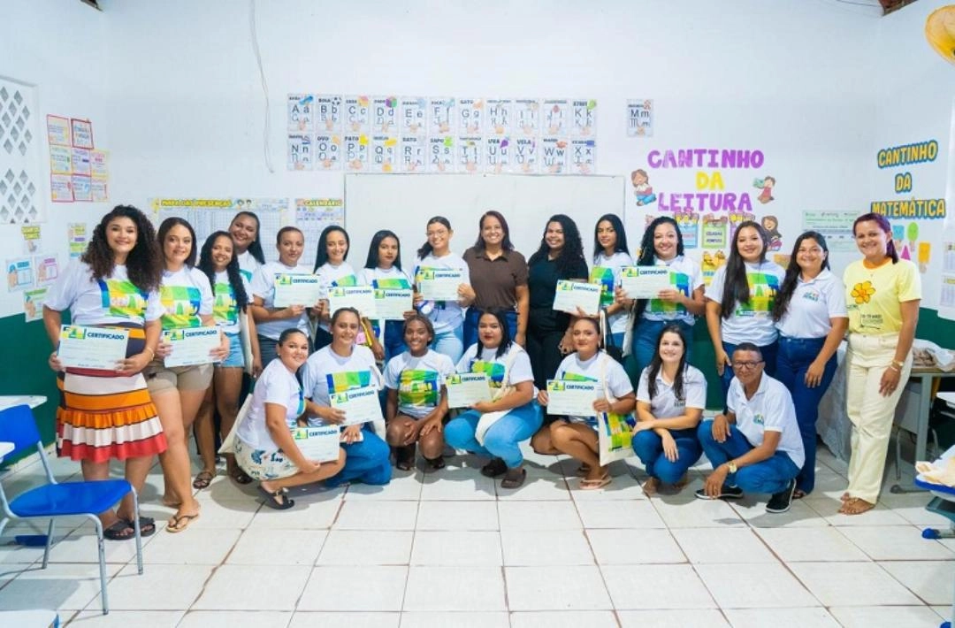 Colônia do Piauí inicia Projeto Geração no povoado Marrecas com curso de maquiagem profissional