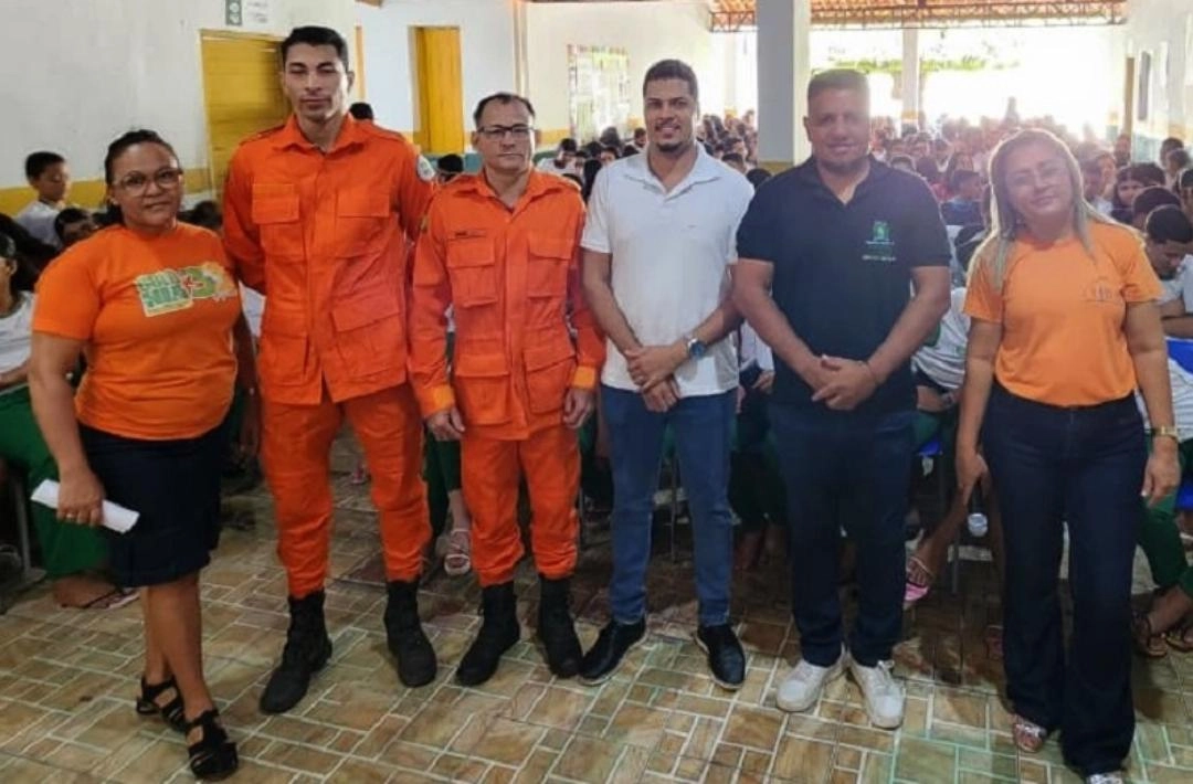 Escola Municipal Eliseu Barroso recebe palestra sobre prevenção e combate a queimadas
