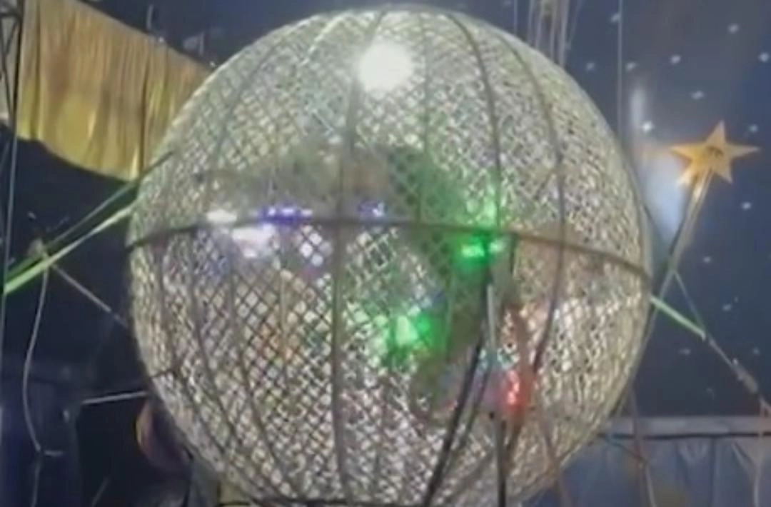 Acidente no 'Globo da Morte' deixa artista ferida durante apresentação em Parnaíba