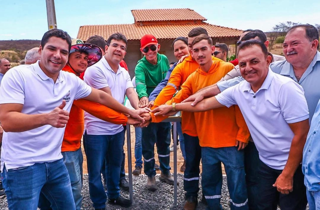 Rafael Fonteles e Leo Sobral entregam obras em Simplicio Mendes