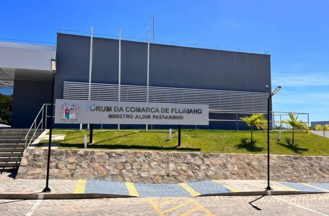 Justiça obriga prefeitura de Arraial a aplicar reajuste de 23,81% a professores